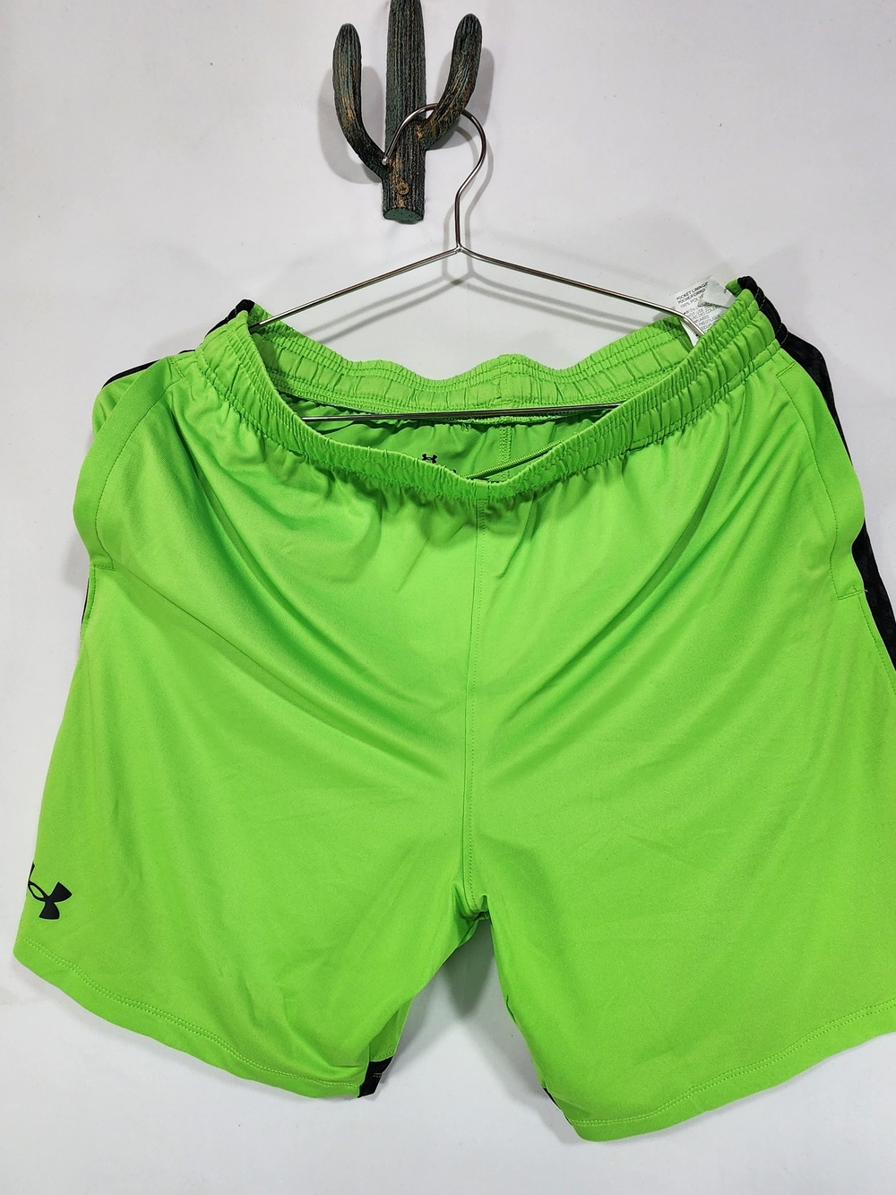 Under Armour Boys Athletic Shorts Youth XL Neon Lime Green Black NWOT